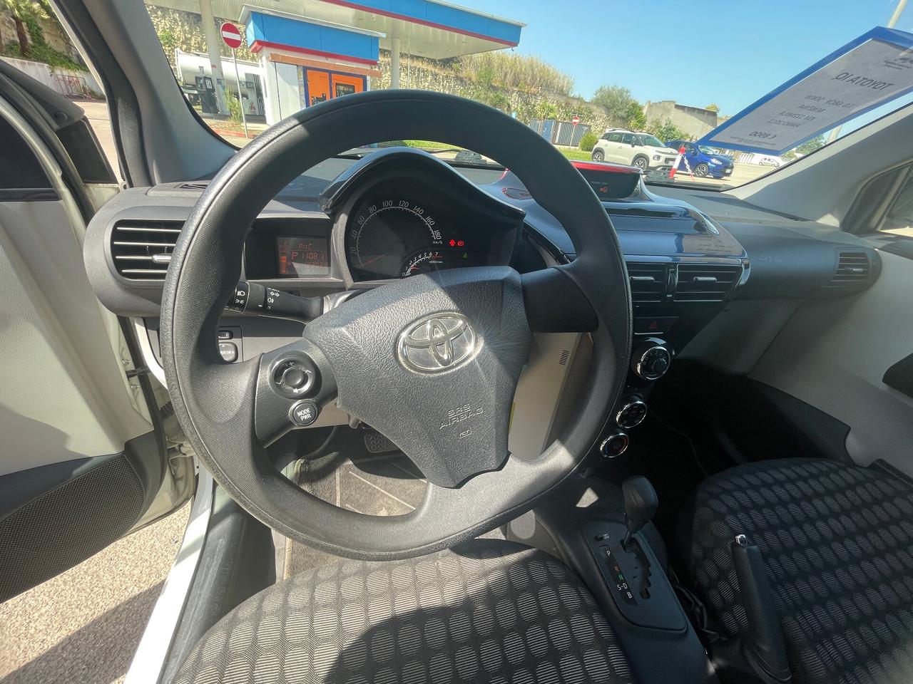 Toyota iQ 1.0