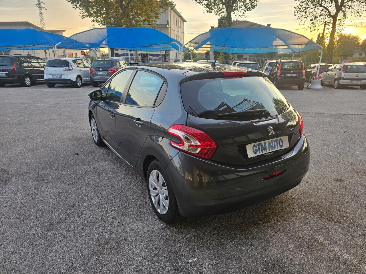 Peugeot 208 1.2 VTi 82 CV - Neopatentati