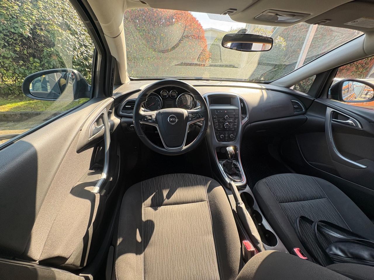 Opel Astra 1.7 CDTI 110CV Sports anno 2013