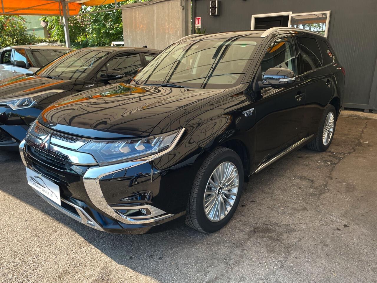 Mitsubishi Outlander 2.4 MIVEC 4WD PHEV Instyle SDA