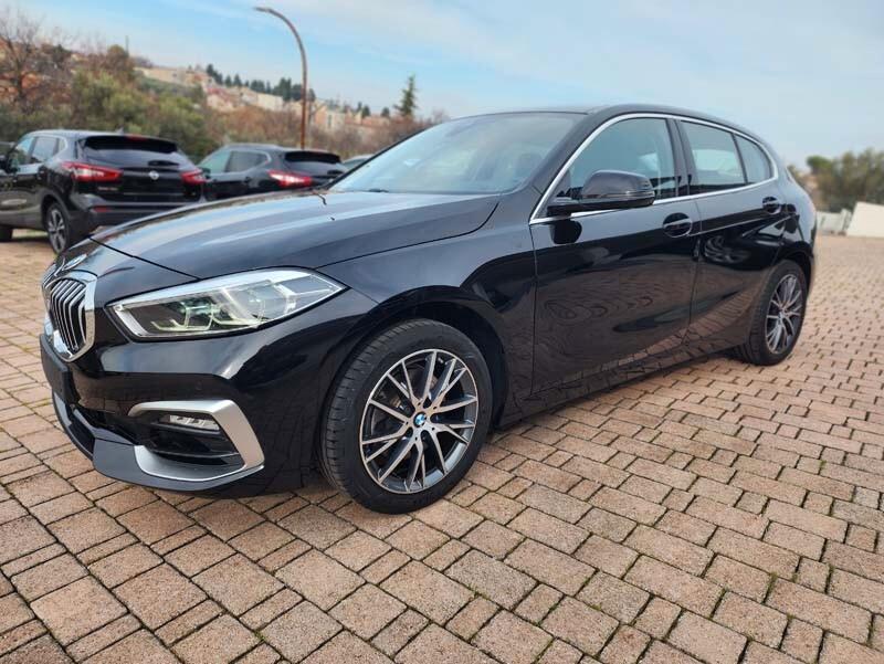 Bmw 118 118i 1.5 benzina 140 CV Luxury