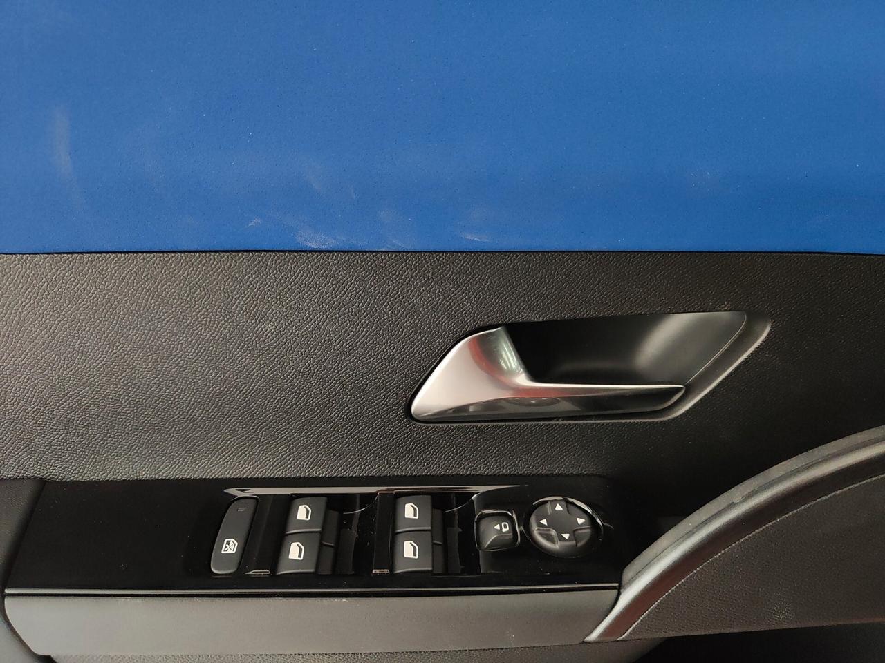 Lancia Ypsilon Hybrid e-DCT HF Line