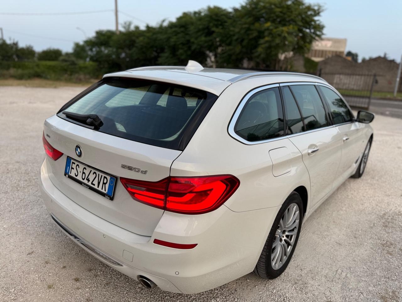 Bmw 520 520d xDrive Touring Luxury Full Tettto Pelle Navi