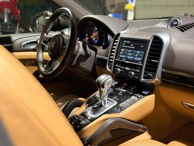 PORSCHE Cayenne 3.0 Diesel Platiunum Edition