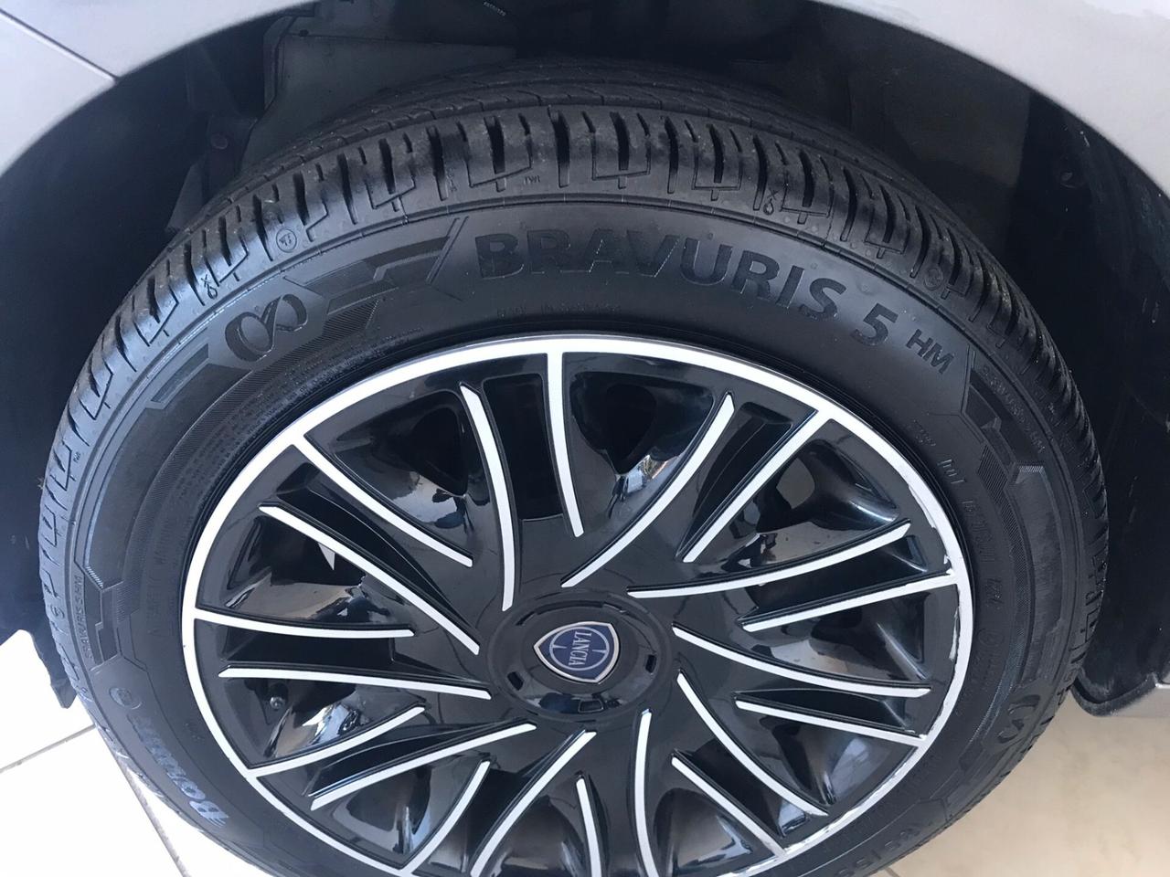 Lancia Ypsilon 1.0 FireFly 5 porte S&S Hybrid Ecochic Gold