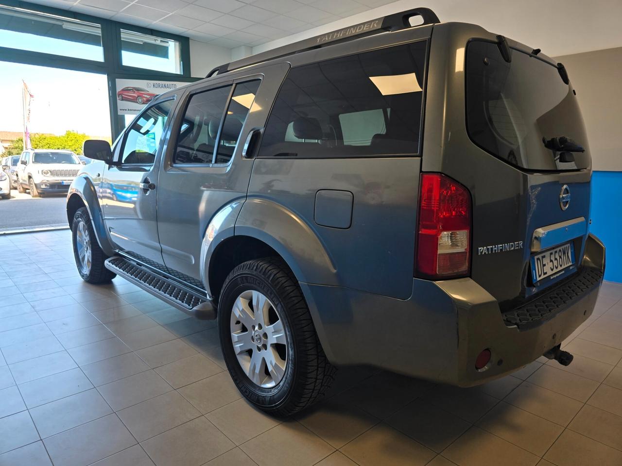 Nissan Pathfinder 2.5 dCi LE