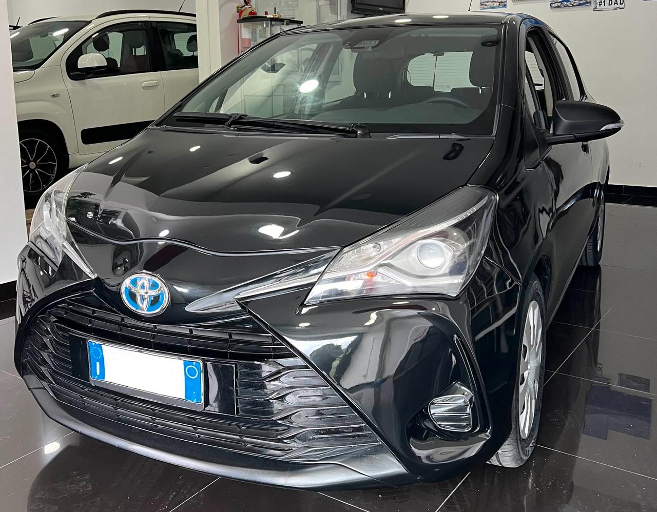 Toyota Yaris 1.5 Hybrid 5 porte Business