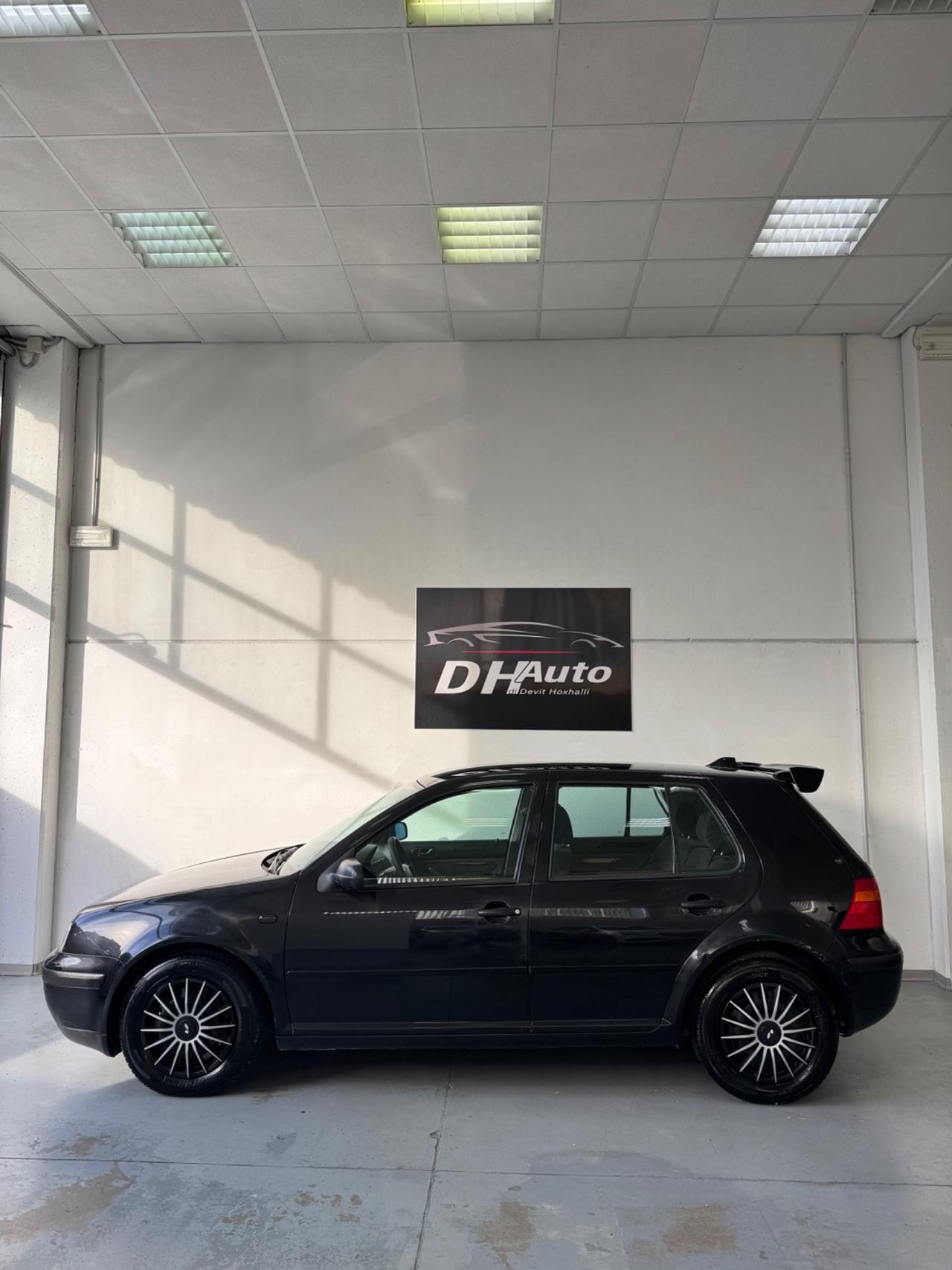 Volkswagen Golf 1.6 cat 5 porte