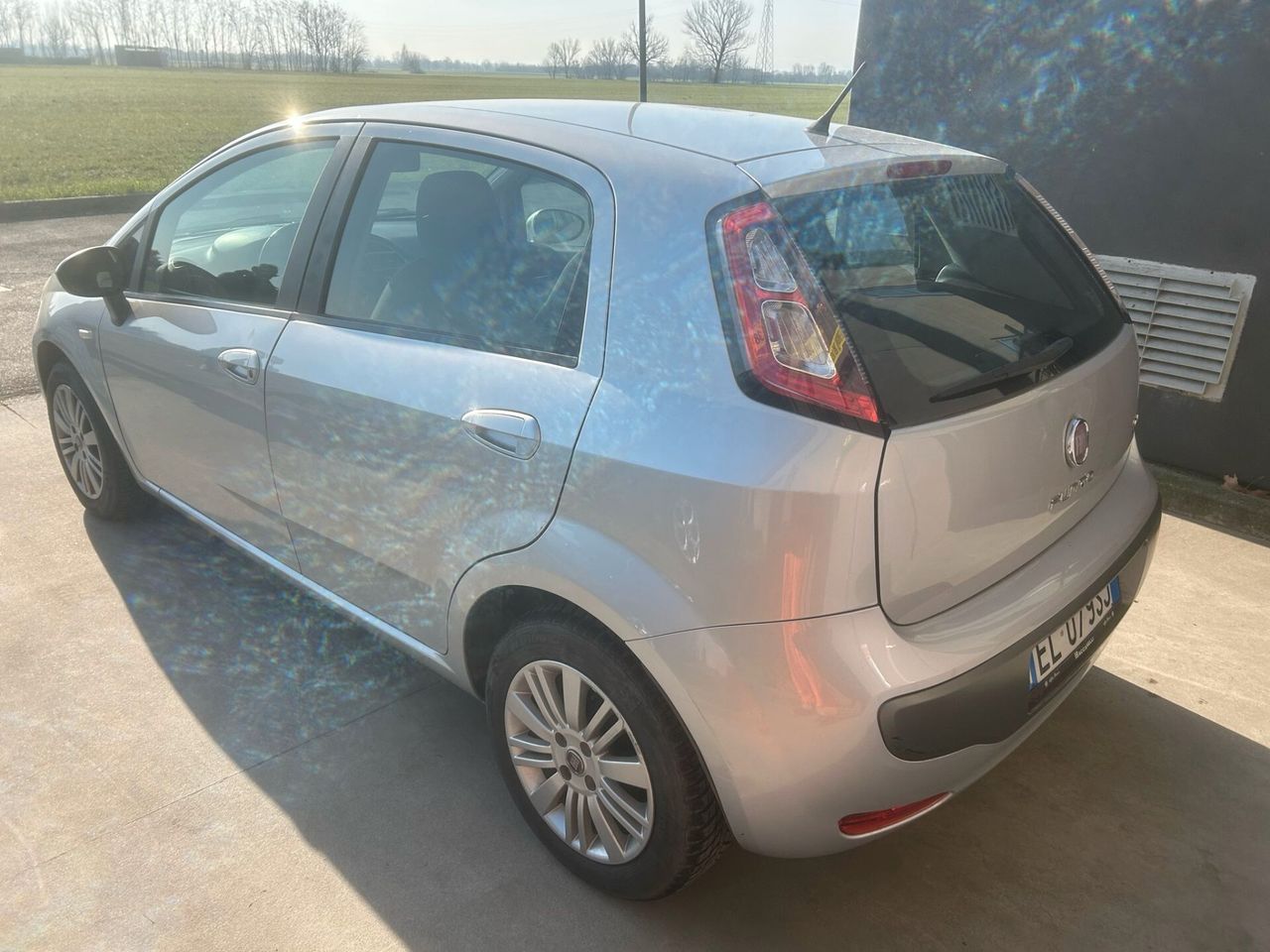 Fiat Grande Punto 2011 photo 5