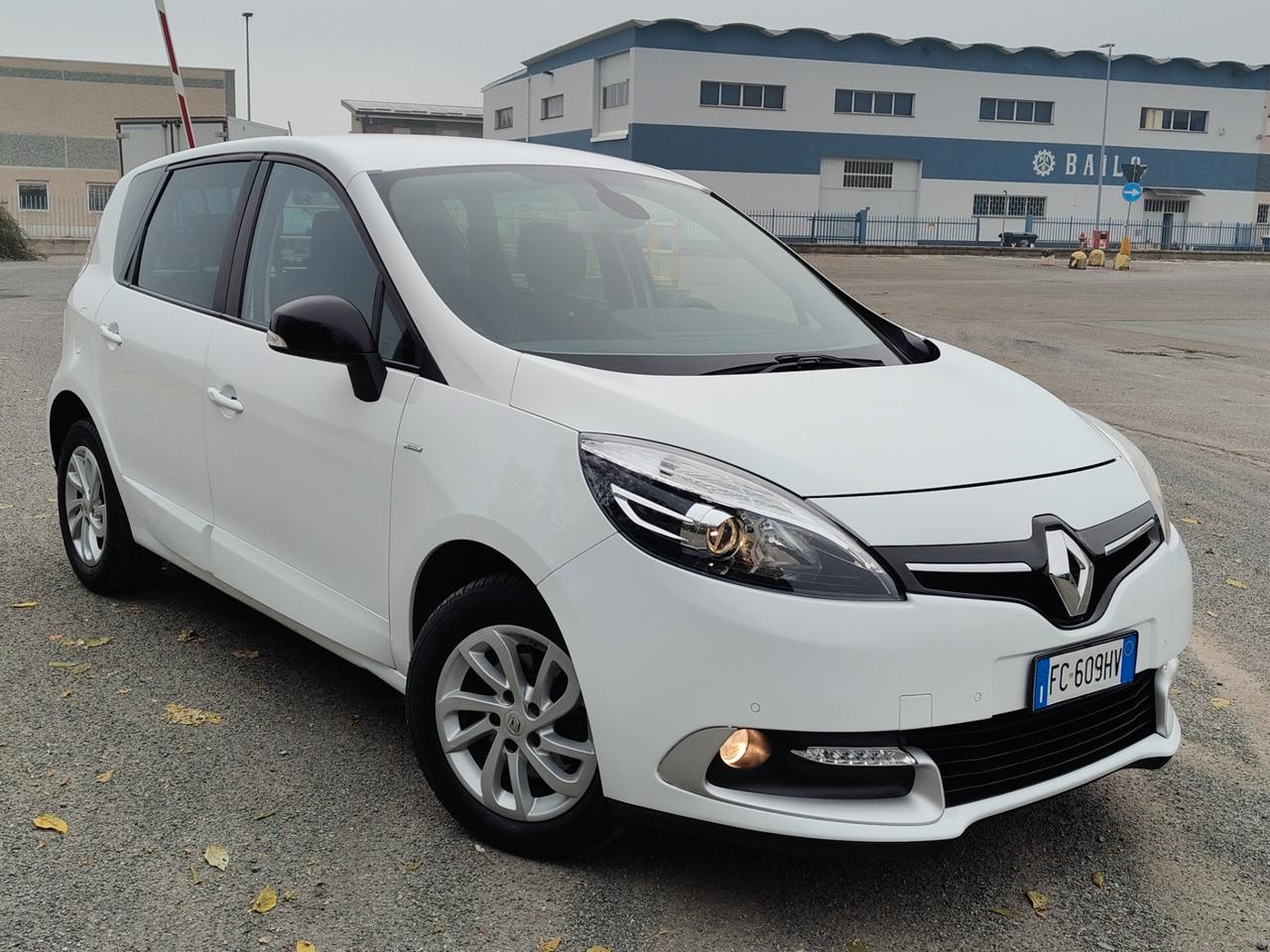 Renault Scenic Scénic XMod dCi 95 CV Start&Stop Energy Limited