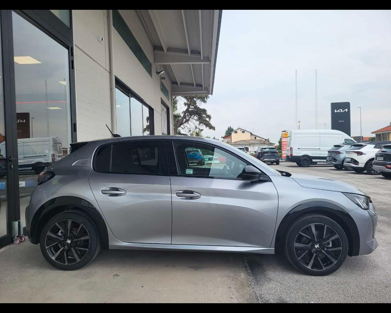 PEUGEOT 208 1.2 GT Line