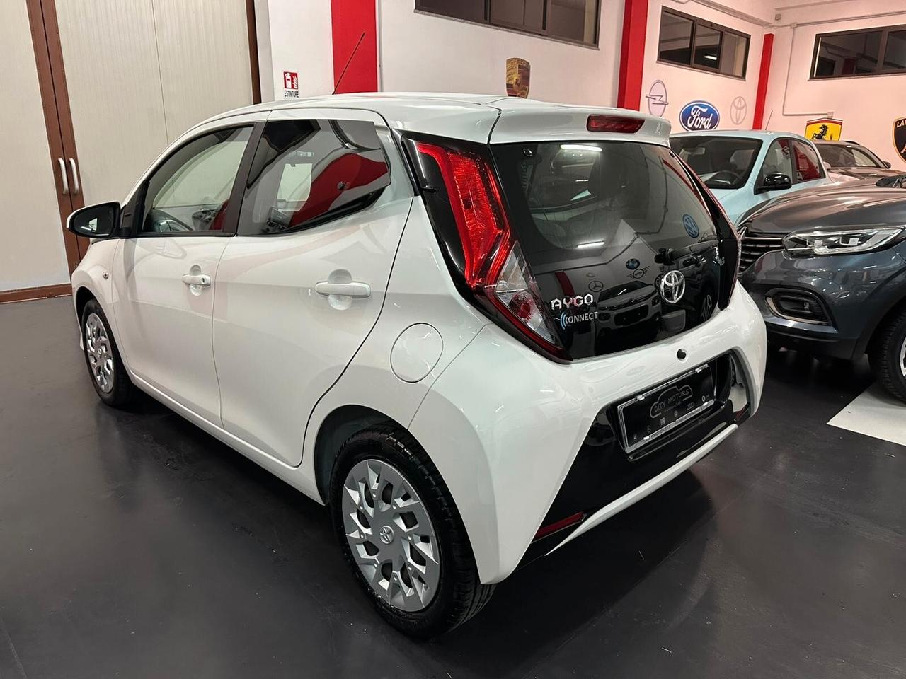 Toyota Aygo 1.0 VVT-i 69 CV 5 porte x-cool TSS