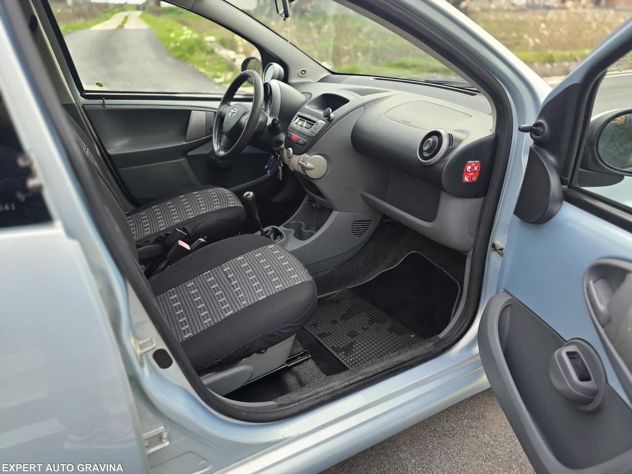 TOYOTA AYGO 1.0 BENZ 5 PORTE PER NEO PATENTATI