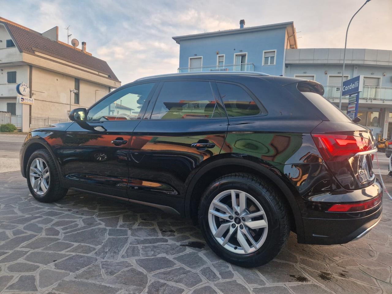 Audi Q5 35 TDI S tronic Business