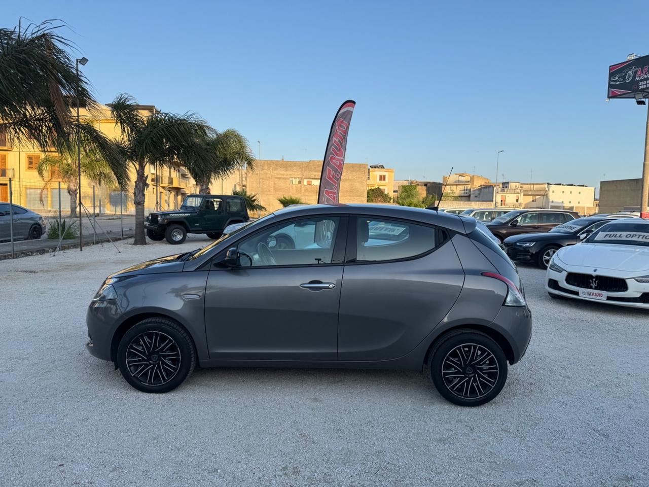 Lancia Ypsilon 1.0 FireFly 5 porte S&S Hybrid Gold