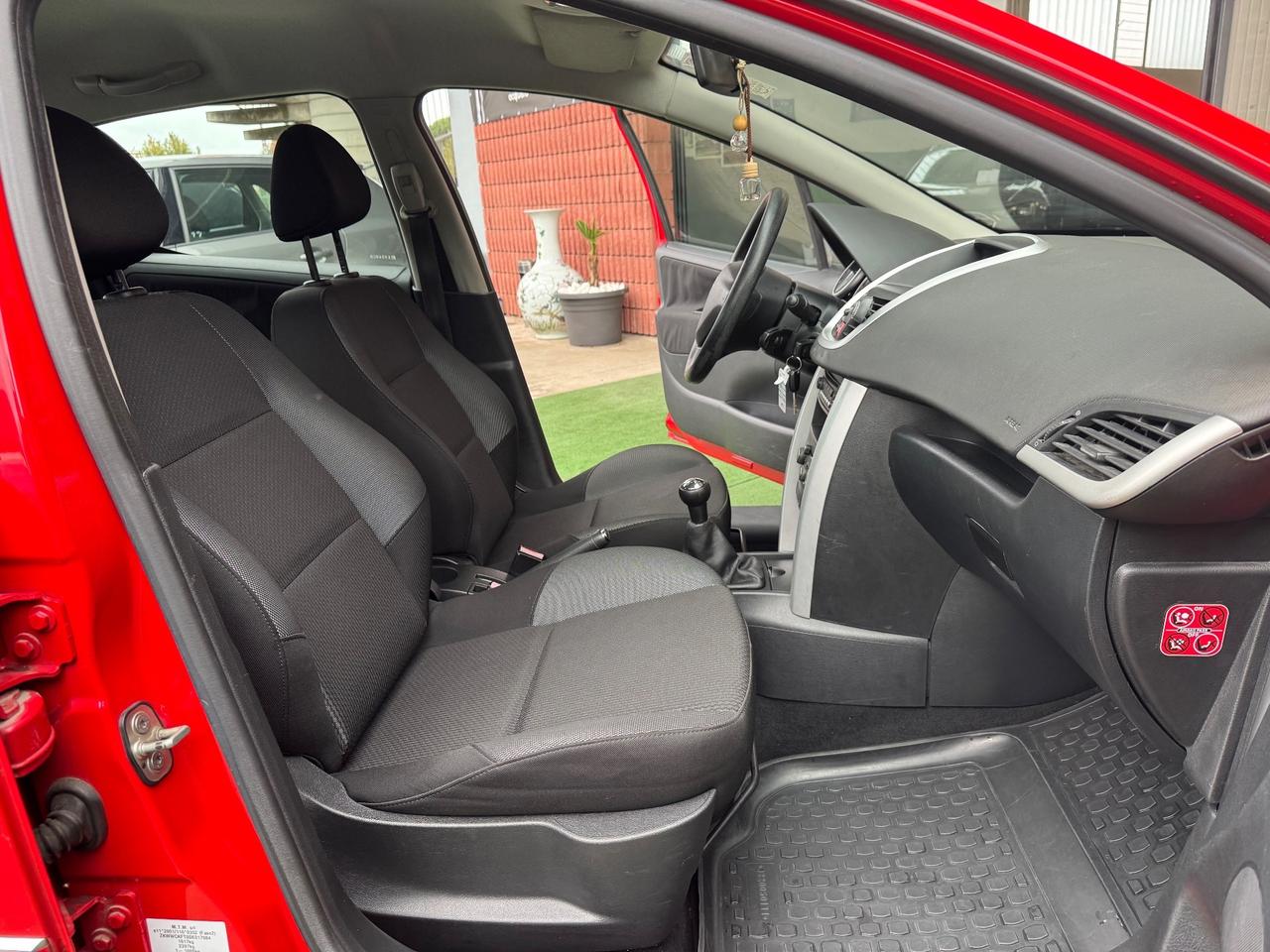 Peugeot 207 Plus 1.4 8V 75CV 5p. ECO GPL