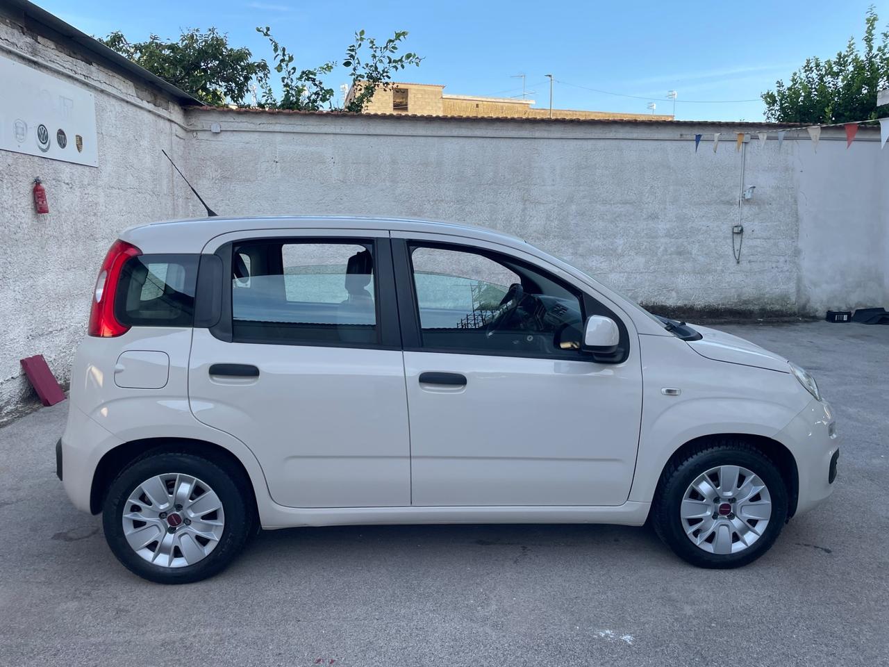 Fiat Panda 1.2 EasyPower Lounge dal nord italia tagliando e distribuzione ok
