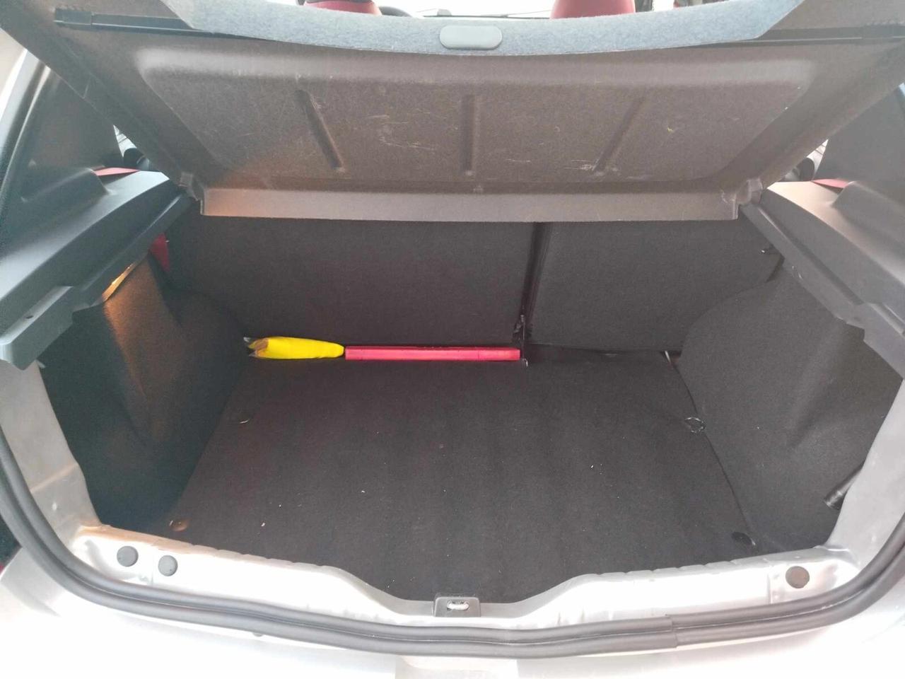 Dacia Sandero 1.5 dCi 75CV Embleme