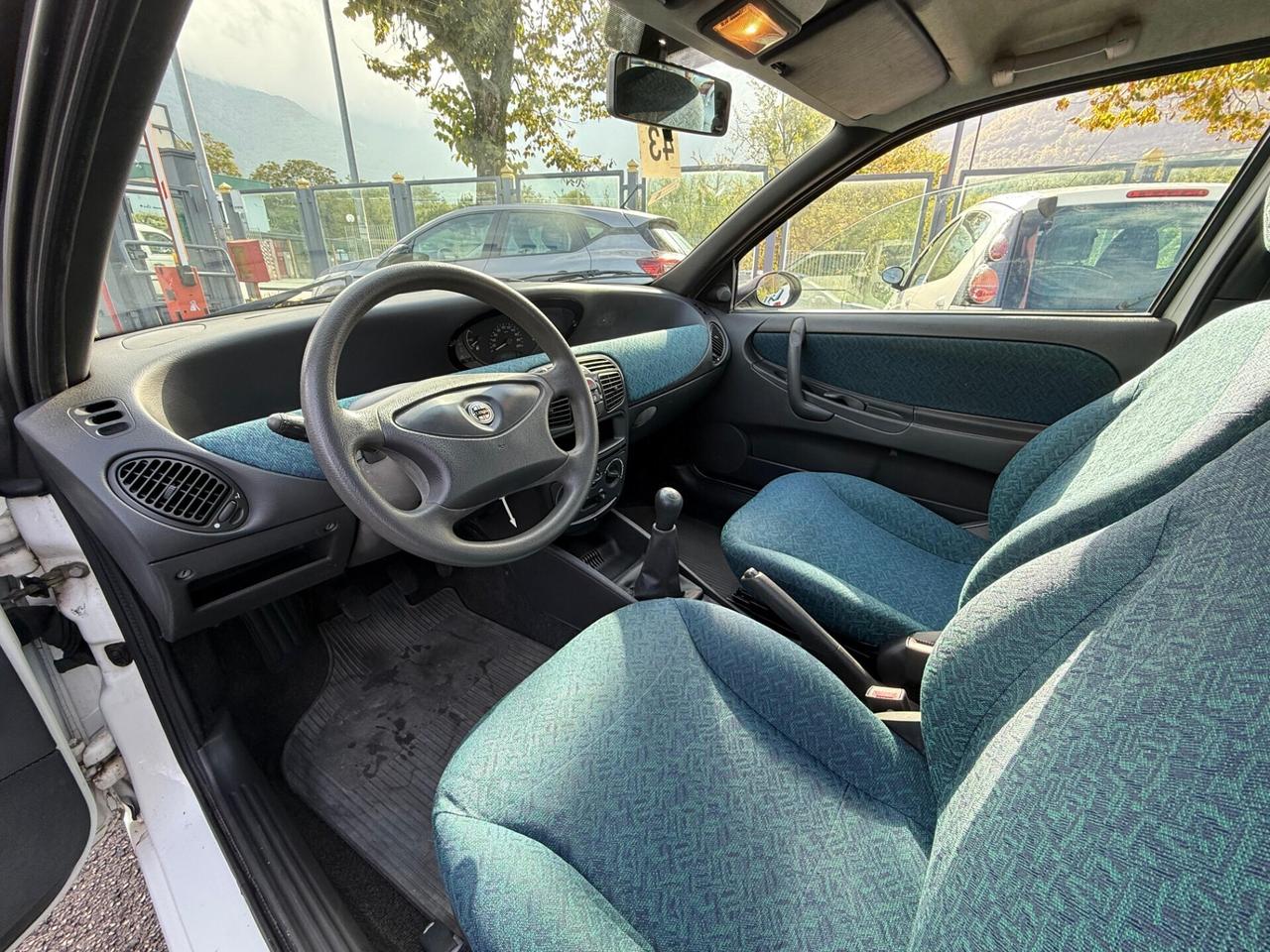 Lancia Y 1.2i 16V cat LS