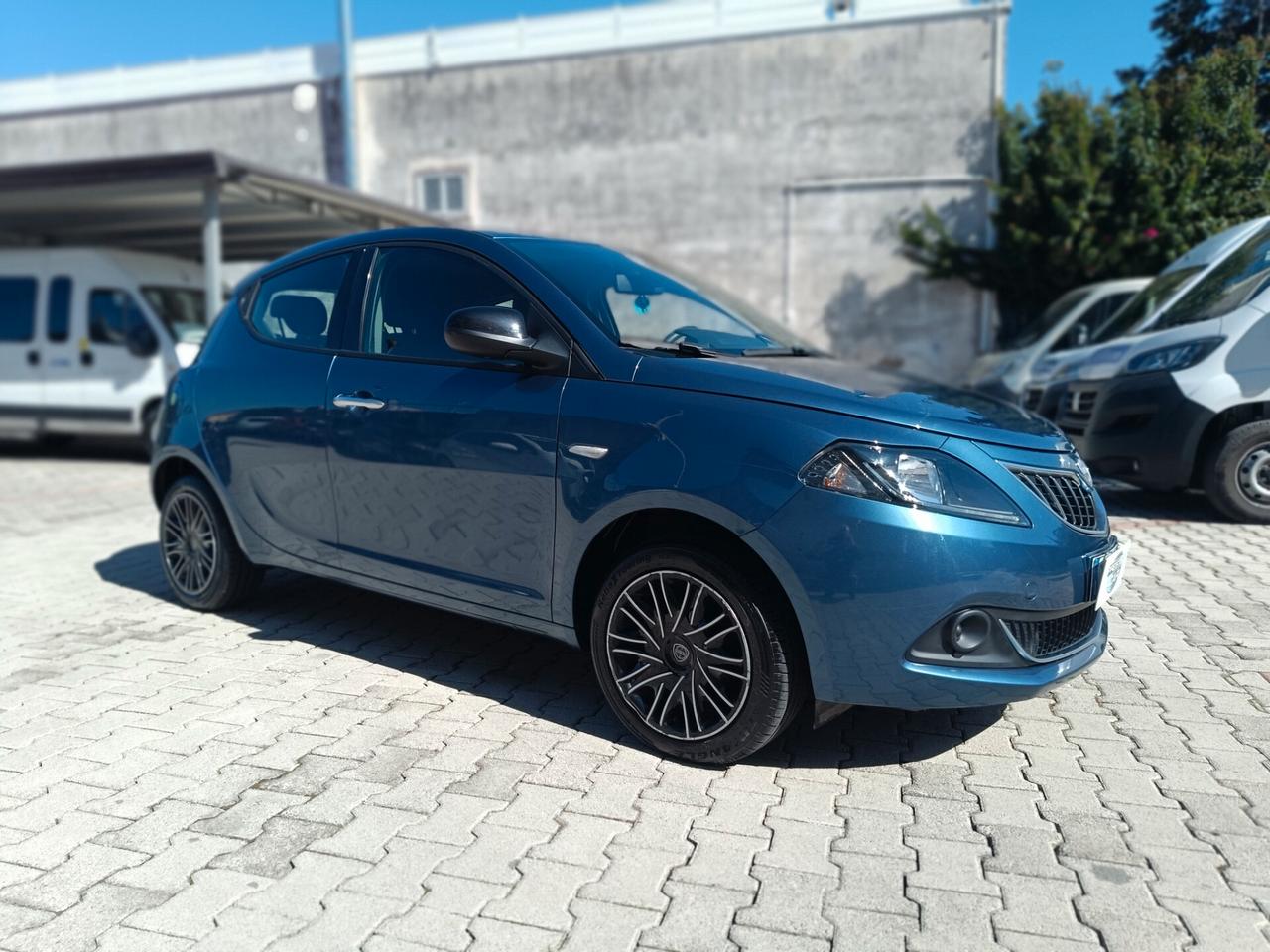Lancia Ypsilon 1.0 FireFly 5 porte S&S Hybrid Gold