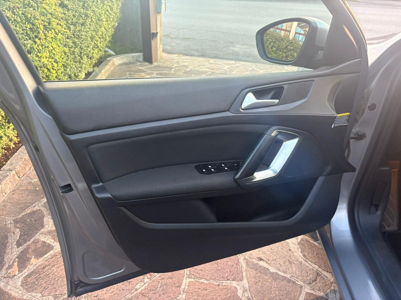 Peugeot 308 BlueHDi 120 S&S EAT6 Allure