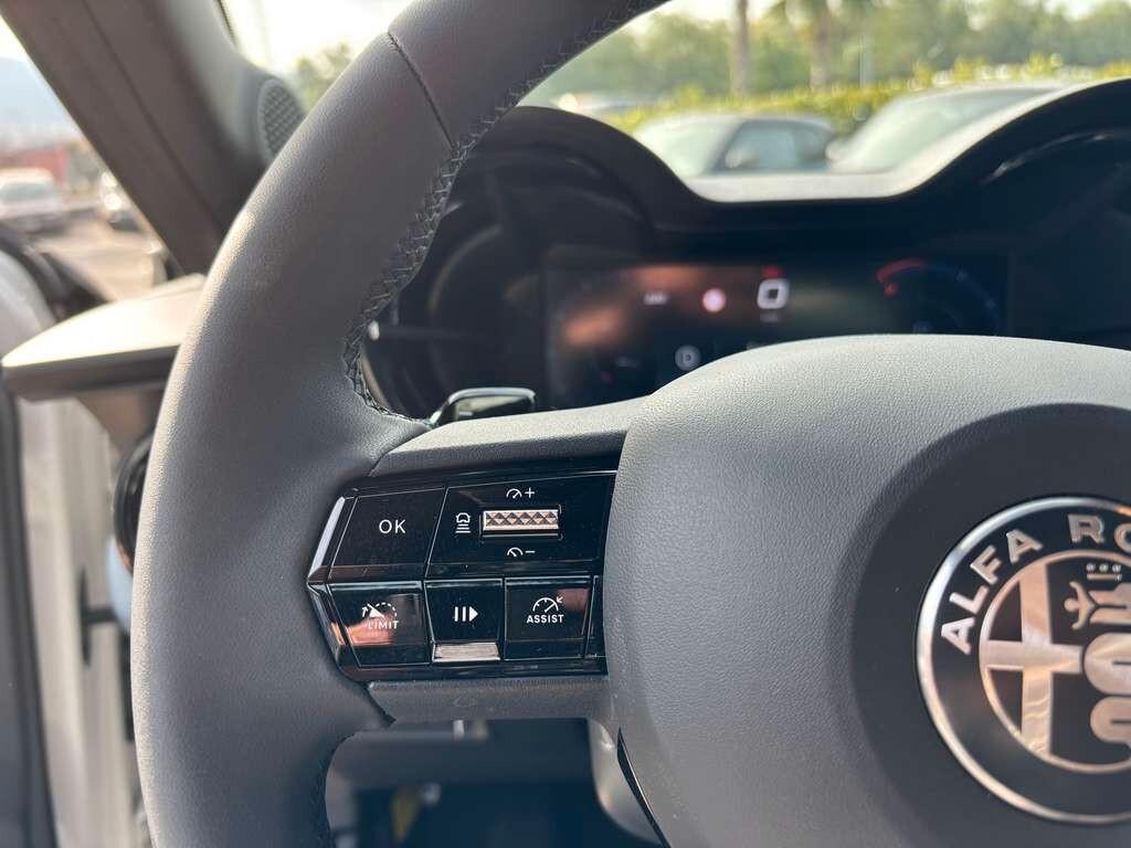 Alfa Romeo Junior 1.2 136 CV Hybrid 2026 KM 0 IVA ESPOSTA Tua a solo 249 Euro al mese