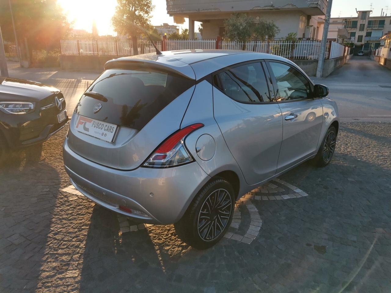 Lancia Ypsilon 1.2 69 CV 5 p. GPL Ecochic Gold