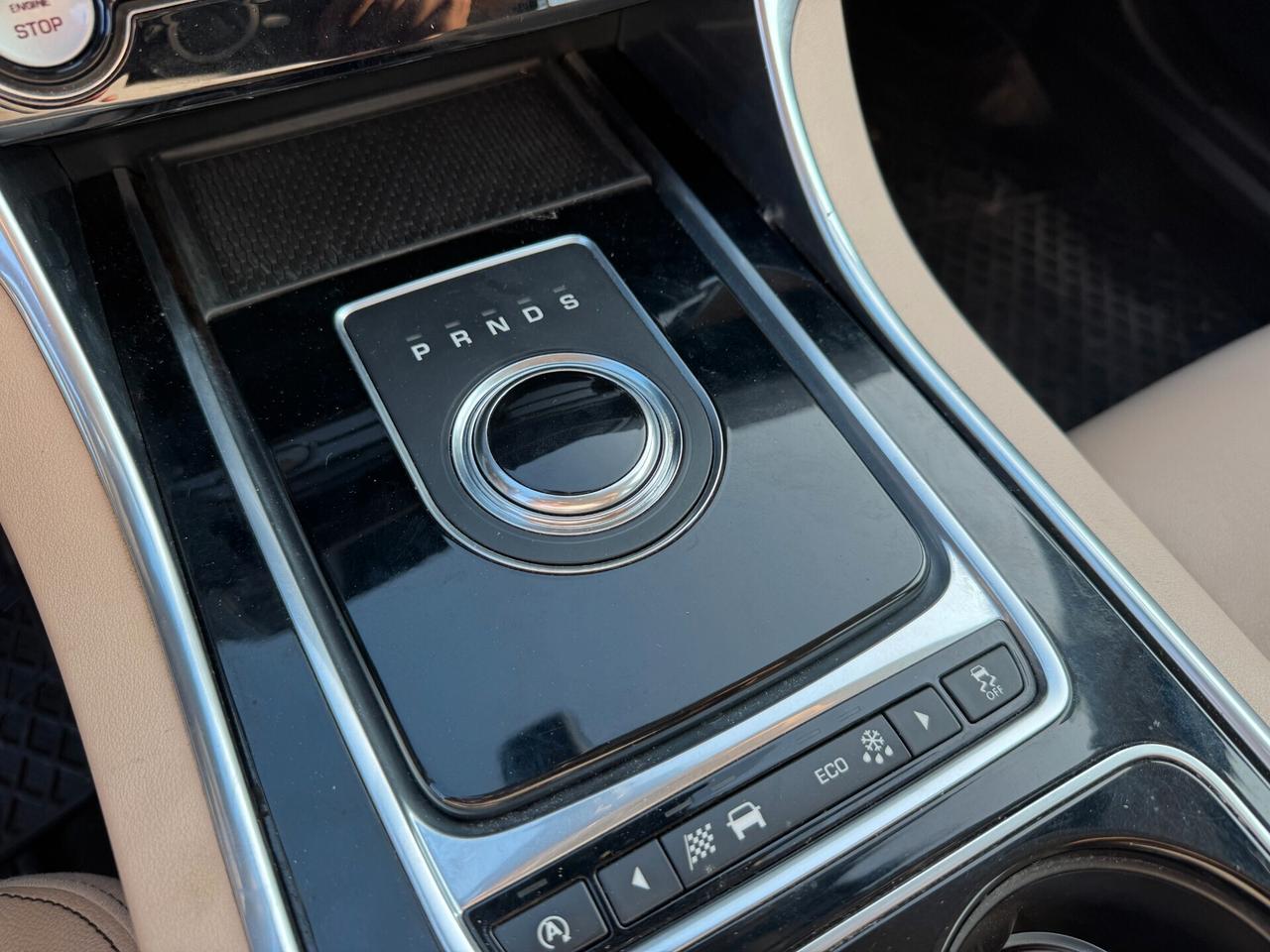 Jaguar XE 2.0 D Turbo 180CV aut. Pure