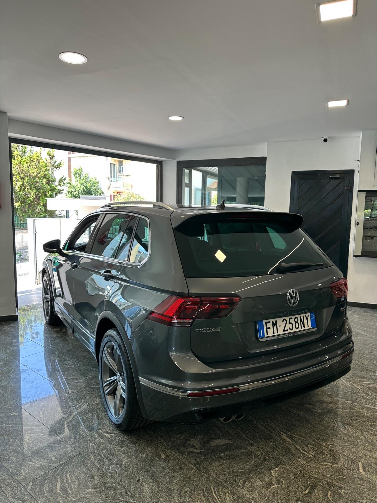 Volkswagen Tiguan 2.0 TDI SCR DSG 4MOTION R-LINE