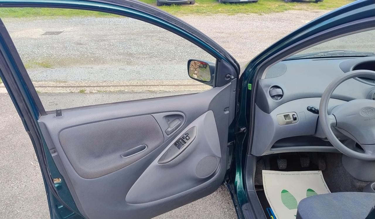 Toyota Yaris 1.0 5 Porte Adatta anche a neopatentati