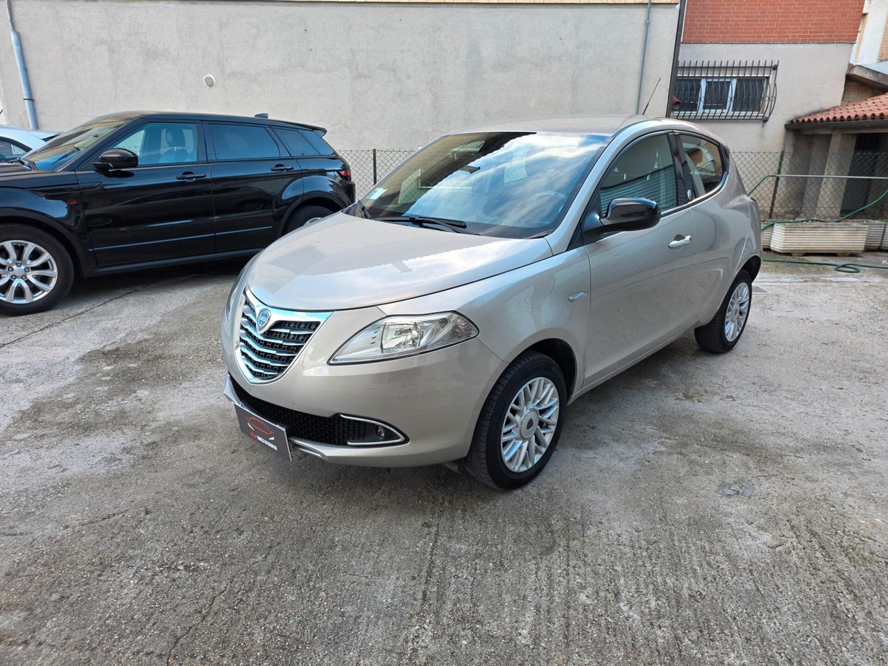 Lancia Ypsilon 0.9 TwinAir 85 CV 5 porte Metano Ecochic Gold