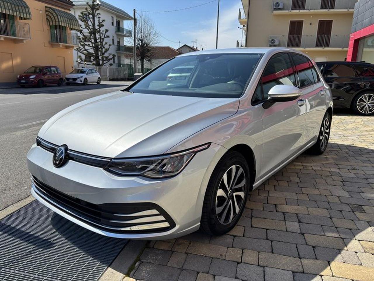 Volkswagen Golf 1.0 eTSI EVO DSG Active NAVI-LED-16"