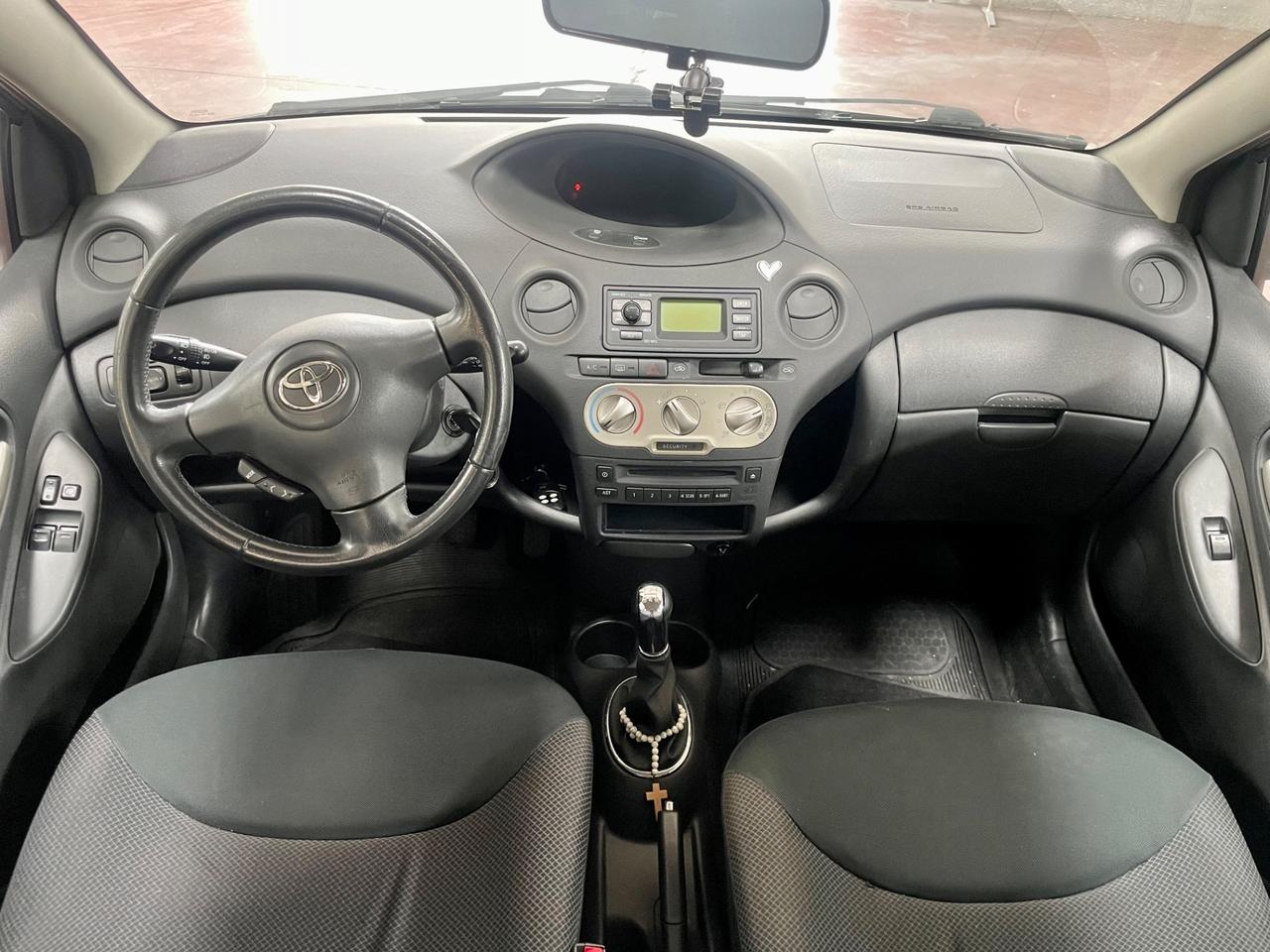 Toyota Yaris 1.0i unicoproprietario ideale per neopatentati