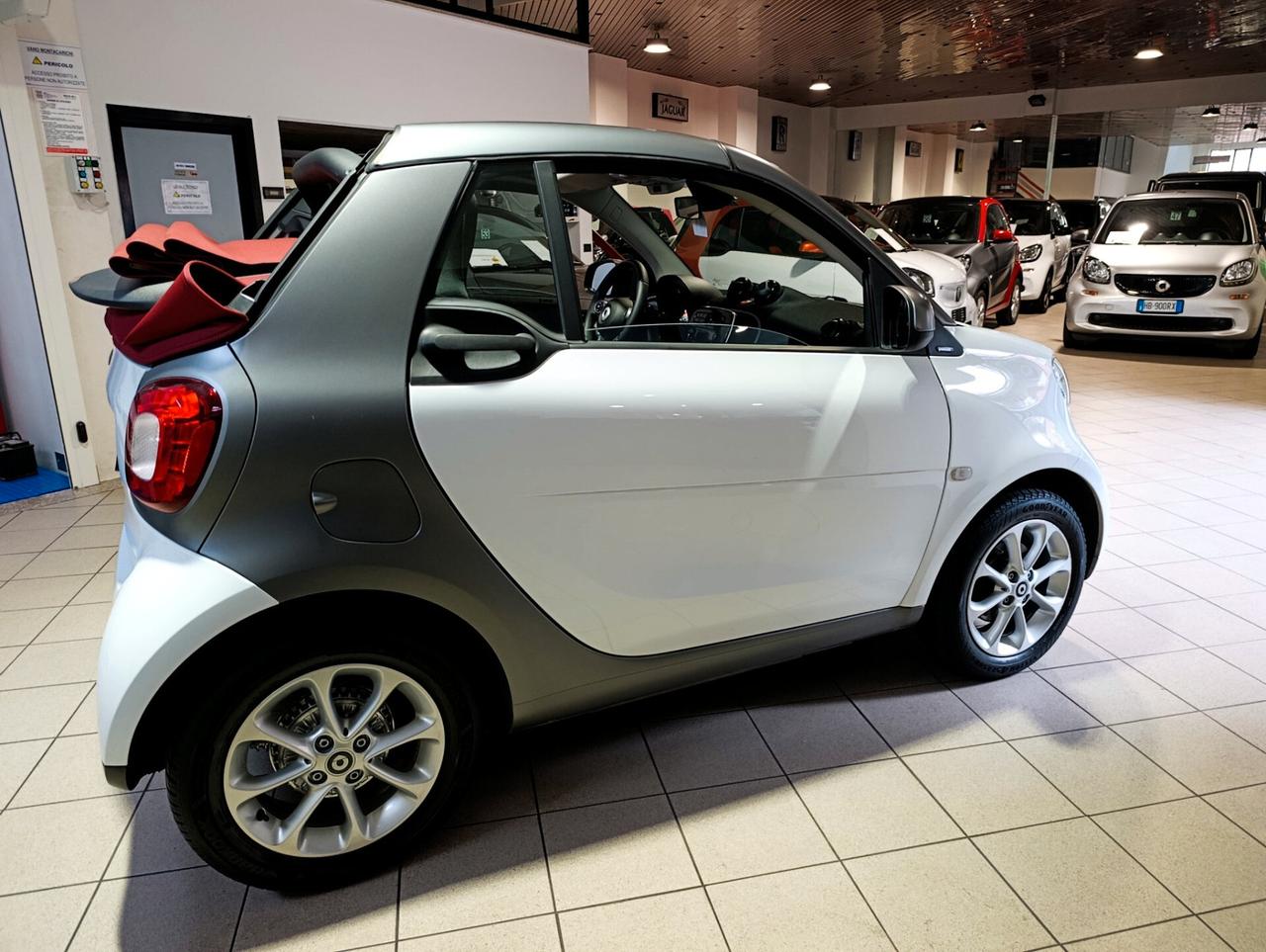 Smart ForTwo 90 0.9 T twinamic cabrio Passion Capote Rossa