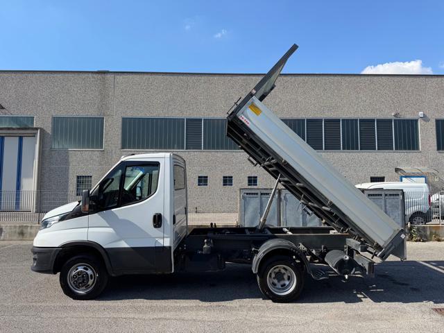 IVECO Daily 35C16H BTor3.0HPT PC-RGCabinato ribaltabile trilat