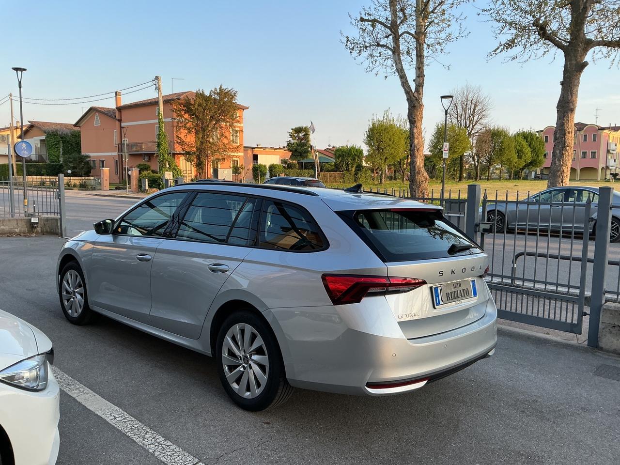 Skoda Octavia 2.0 TDI 150 CV DSG Wagon Selection - KM 22.000