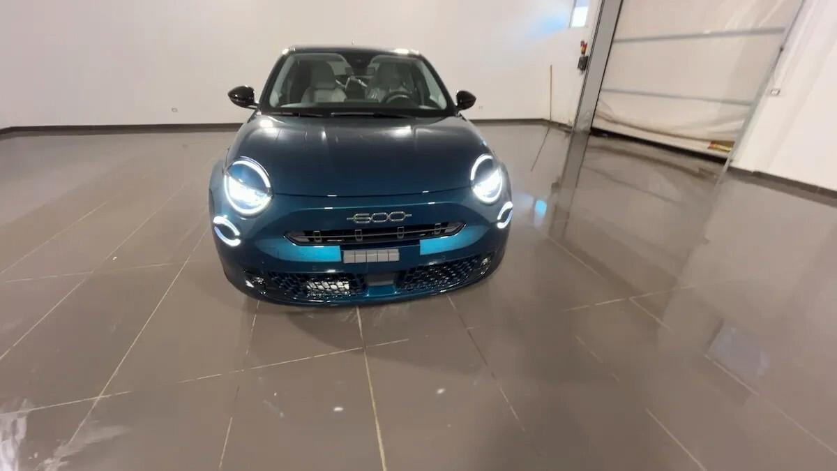 Fiat 600 Hybrid 110 CV DCT MHEV La Prima