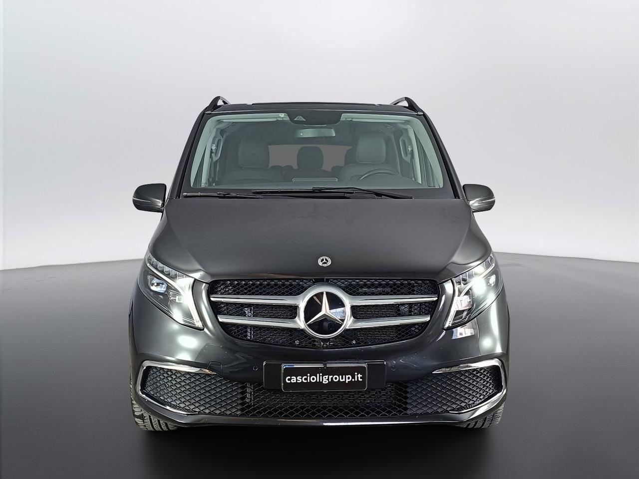 Mercedes-Benz Classe V - W447 2019 Extralong - V Extralong 300 d Premium 4matic auto