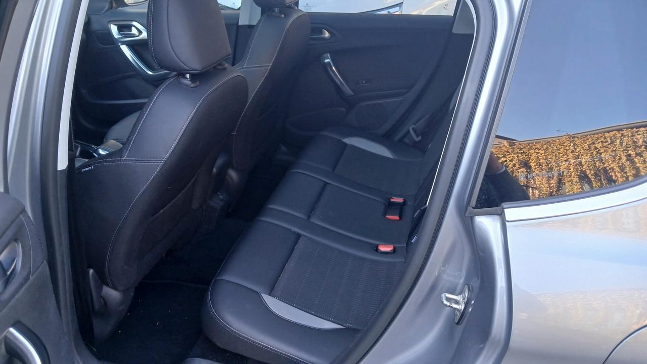Peugeot 2008 BlueHDi 120 S&S Black Matt