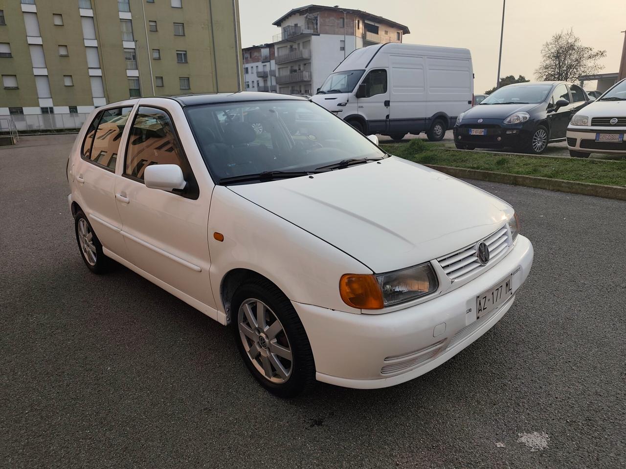 Volkswagen Polo 1.4 Benz 5 porte neopatentati