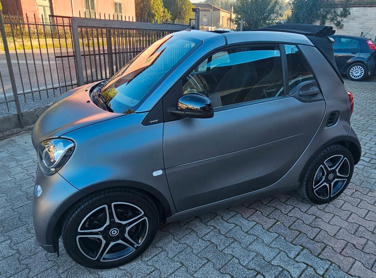 Smart ForTwo 90 0.9T twinamic cabrio Urbanrunner Passion
