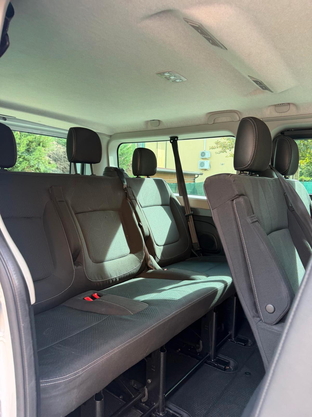 Renault Trafic 2.0 dCi - 9 POSTI - NAV - 12 MESI DI GARANZIA