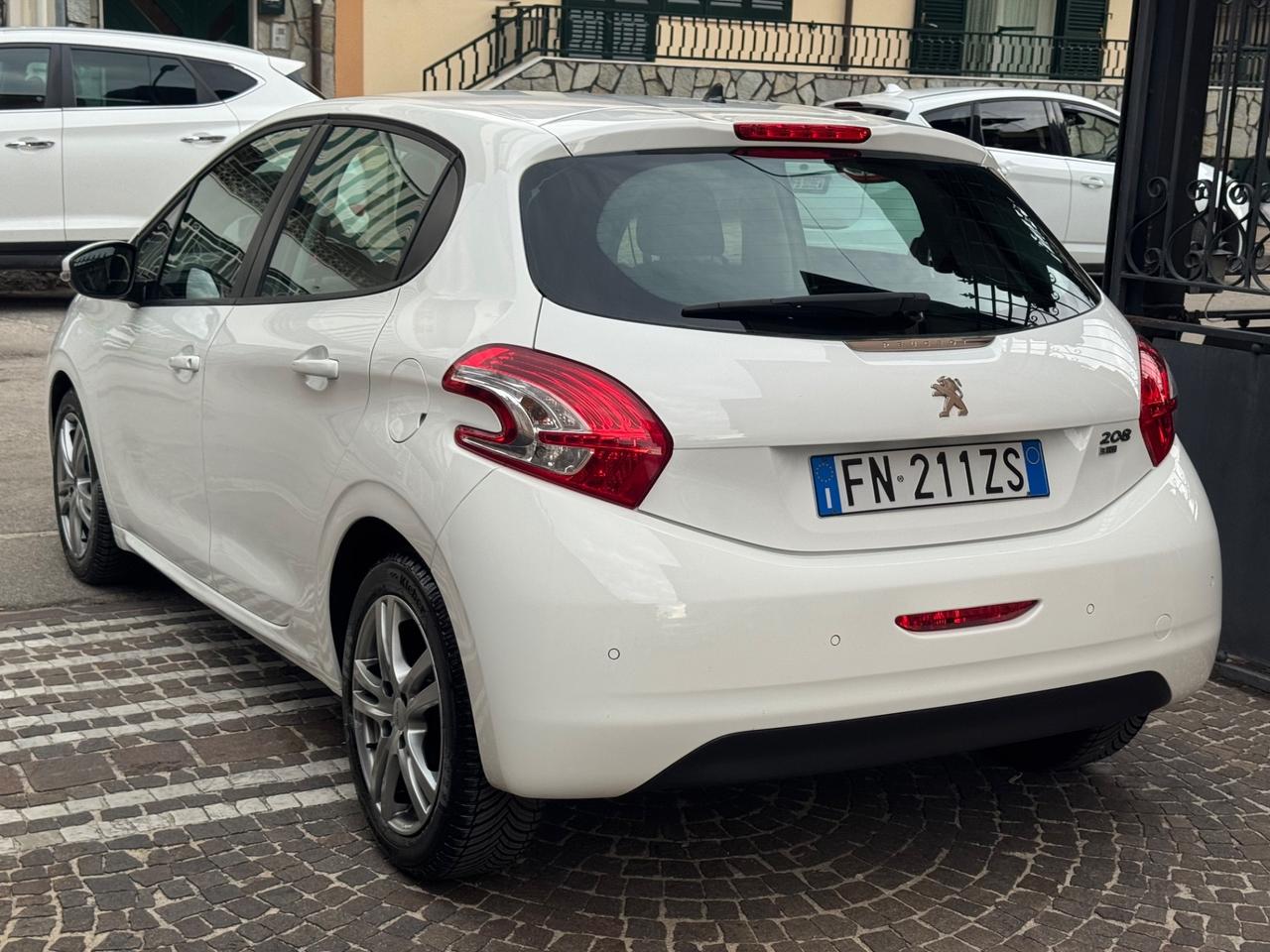 Peugeot 208 1.6 e-HDi 92 CV Stop&Start 5 porte Allure