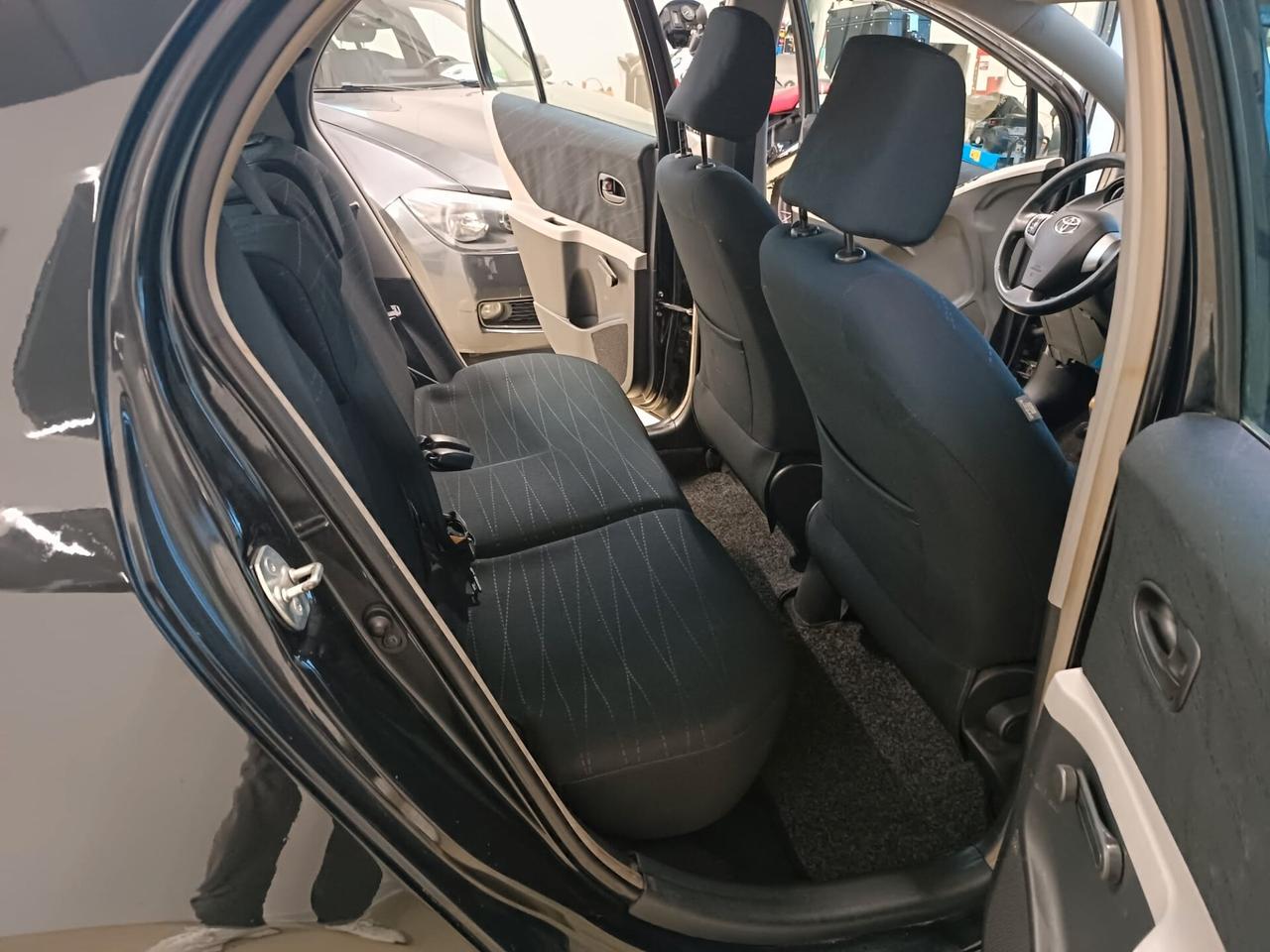 Toyota Yaris 1.3 5 porte Luna