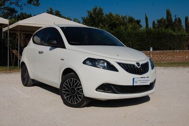 Lancia Ypsilon 1.0 FireFly 5 porte S&S Hybrid Platino