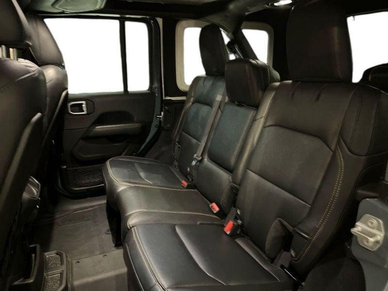 Jeep Wrangler Unlimited 2.0 turbo Sahara auto