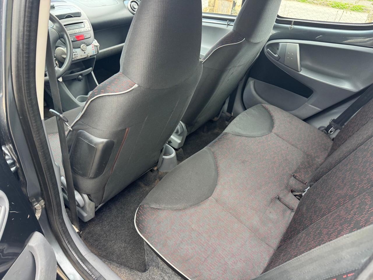 Peugeot 107 1.0 68CV 5p. Sweet Years 2Tronic NEOPATENTATI