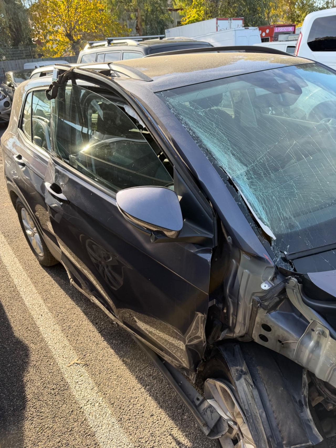 Volkswagen T-Cross 1.0 TSI 110 CV SINISTRATA