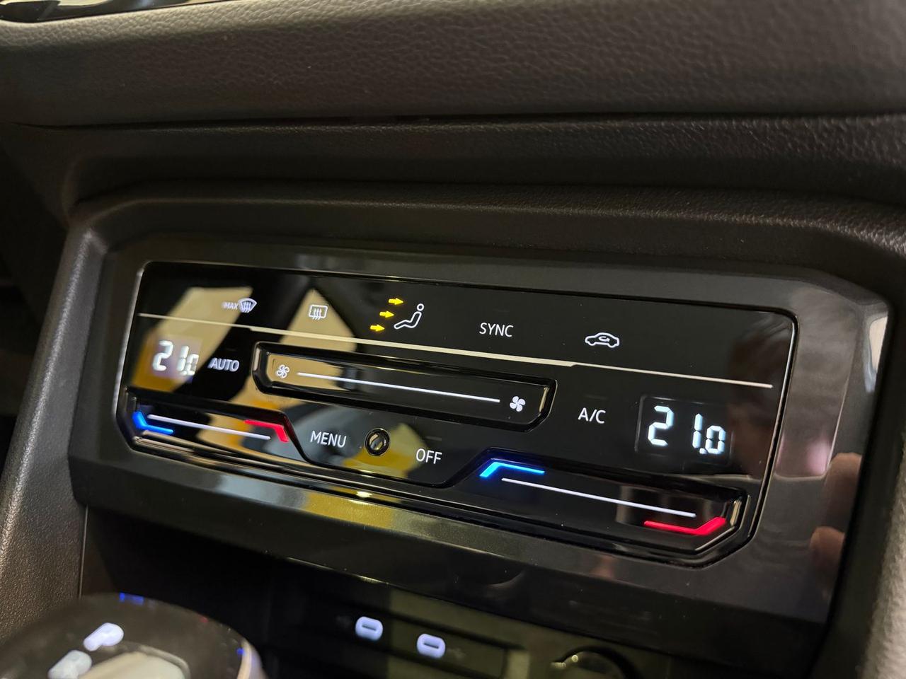 Volkswagen Tiguan Elegance 2.0 TDI 4MOTION #10043