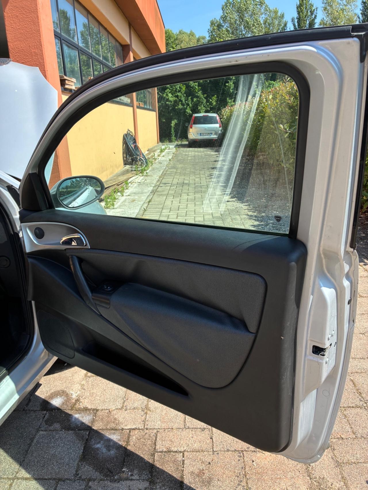 Lancia Ypsilon 1.3 MJT 75 CV Modamilano